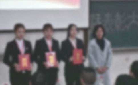 年终表彰会优秀员工代表发言稿