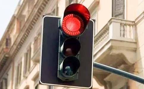 中班教案《红绿灯》