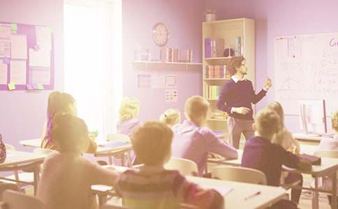 ���ڼ��ٶȽ�ѧ��˼