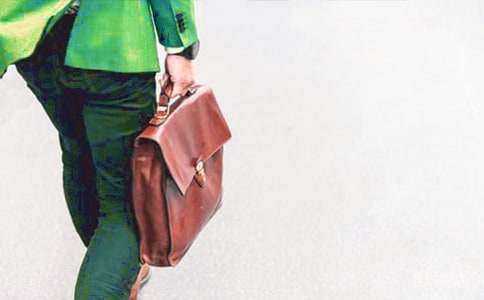 关于大学生就业演讲稿汇编七篇