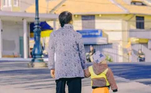 月亮婆婆喜欢我教案