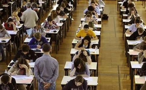 ��ĩ���Ը�ѧ����֪ͨ