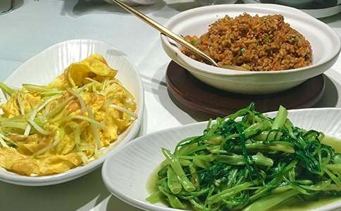 �̿ư�Сѧ��ѧ���꼶�ϲᡶʳ������ʳ��������ѧ���