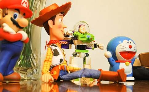 ��߹�̨ǰ�ĺ��ӽ�ѧ���