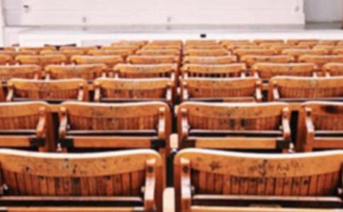 ������ѧУ�����Ľ�ѧ��˼����